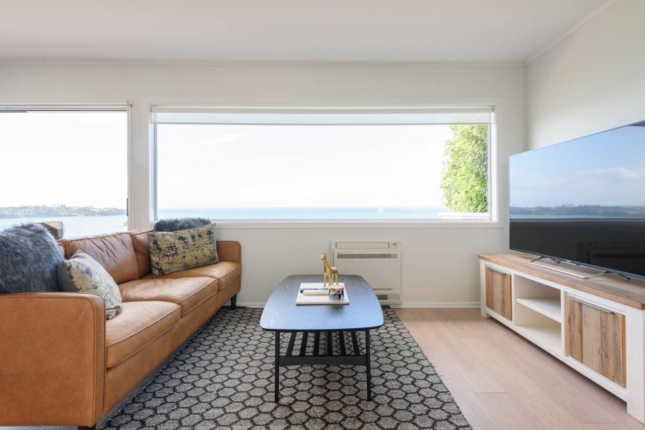 Luxury House With Clifftop Seaview Whangaparaoa Exterior foto
